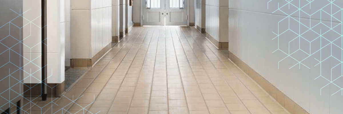 homem-limpa-construção